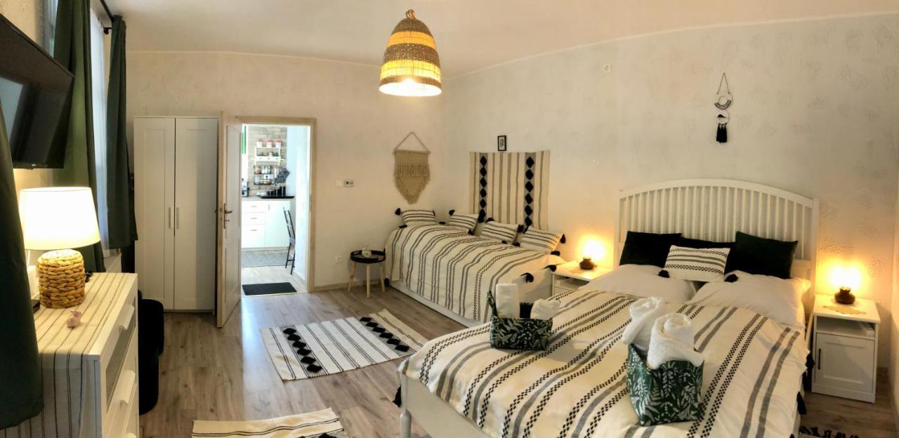 Ladislaus Schnaps-Haus Falusi Vendégház Csolnok Extérieur photo