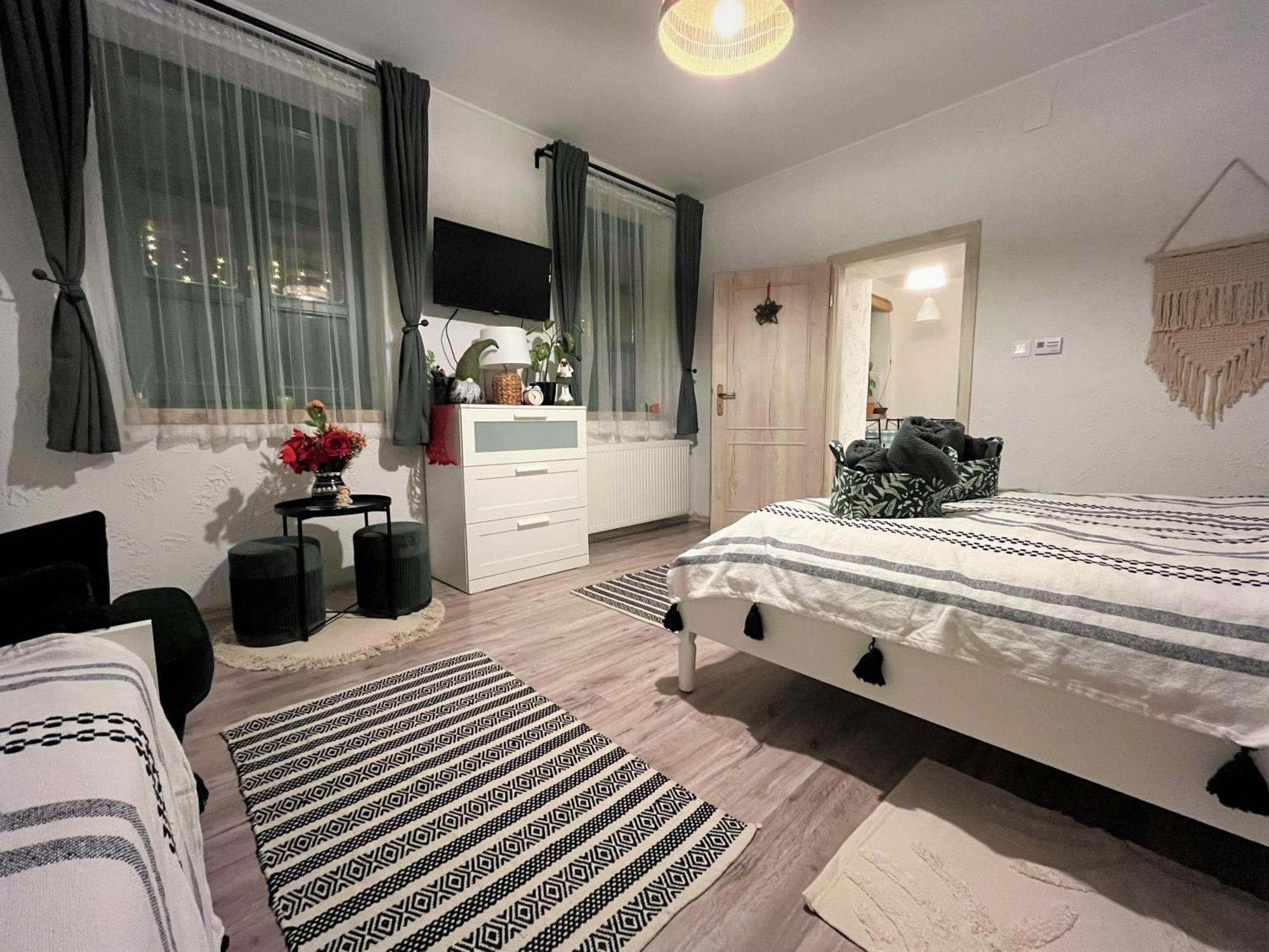 Ladislaus Schnaps-Haus Falusi Vendégház Csolnok Extérieur photo