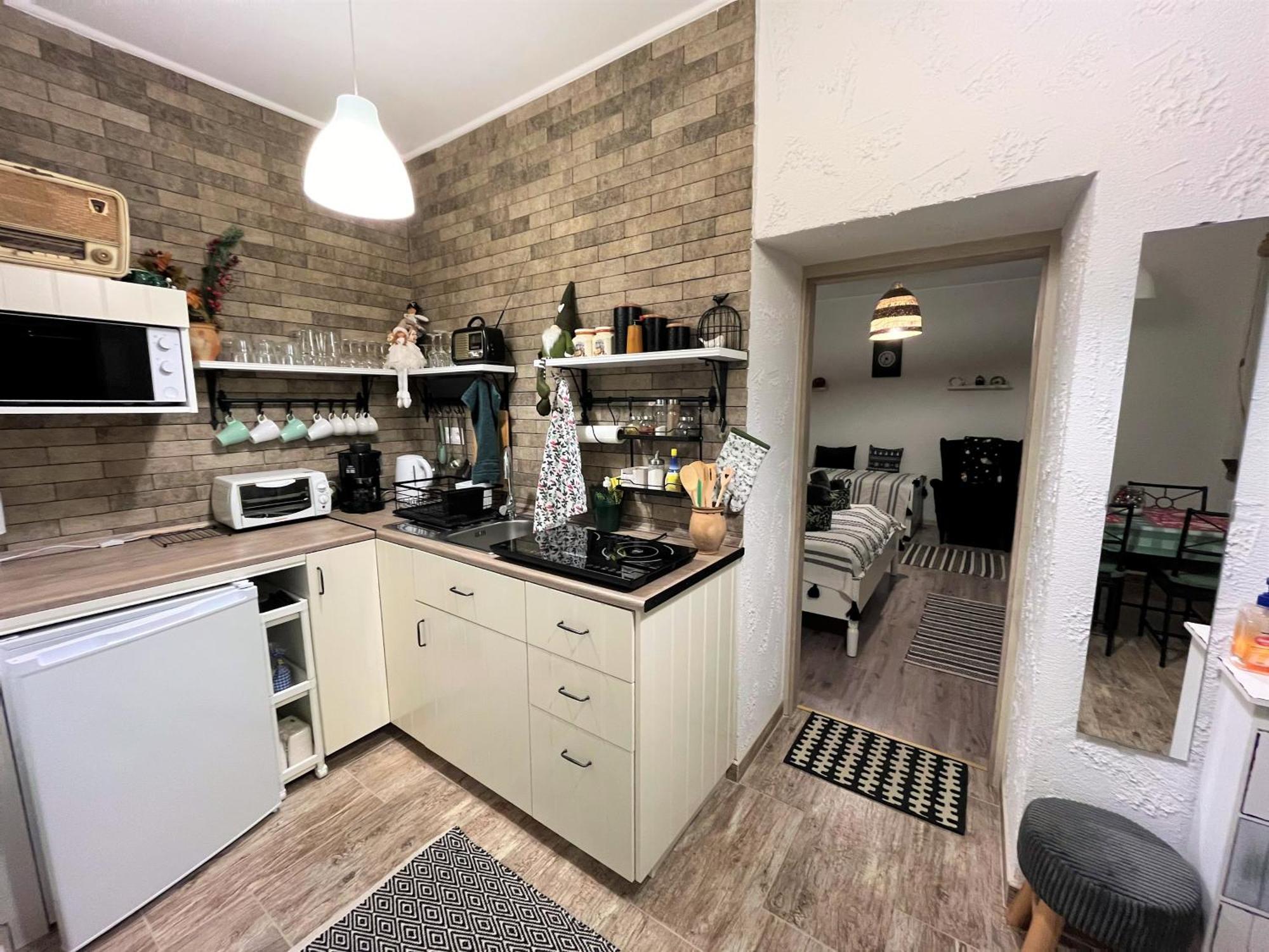 Ladislaus Schnaps-Haus Falusi Vendégház Csolnok Extérieur photo